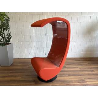 Bequemer Telefonsessel orange mit Plexiglaswänden Lounge Design