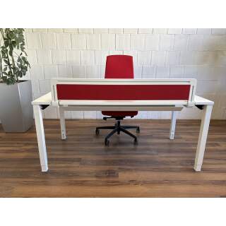 König+Neurath Schreibtisch 160x80 variabler Sichtschutz weiß rot
